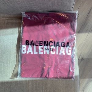 Balenciaga t shirt - Dark red🍷